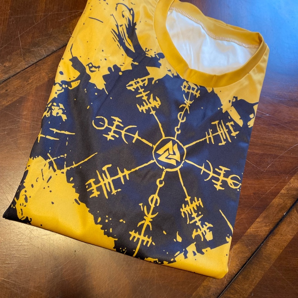 Men's Yellow Short-Sleeve Graphic Performance Tee